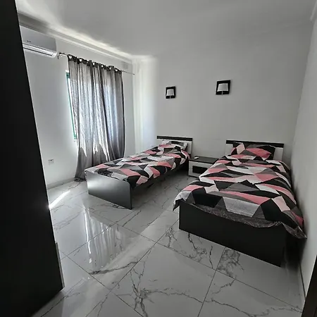 2 Bedroom In Bugibba Lägenhet *