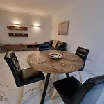 アパート 2 Bedroom In Bugibba *