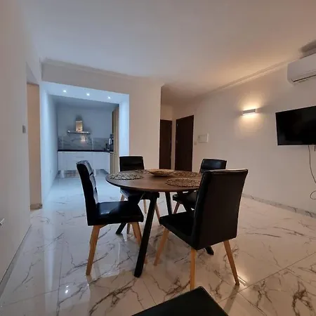 2 Bedroom In Bugibba *