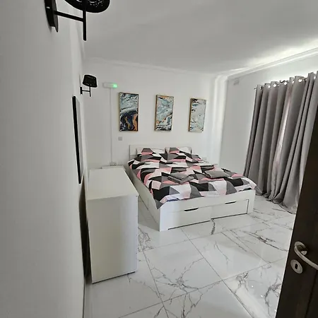 2 Bedroom In Bugibba 아파트