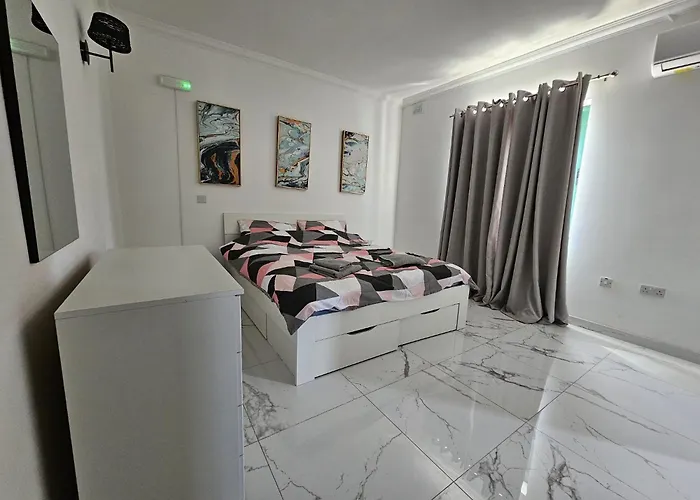 2 Bedroom In Bugibba Apartman *